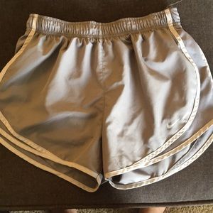 Women’s Nike Tempo Shorts Size Med.